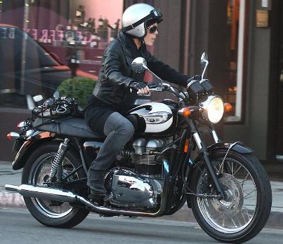 triumph bonneville se