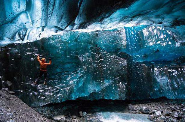 Glaciology on tiede, joka tutkii