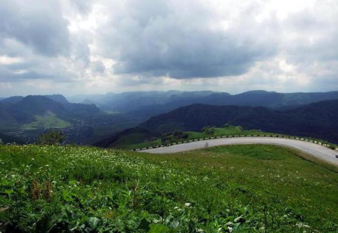 Gumbashi Pass, Karachay-Cherkessia: kuvaus, retket